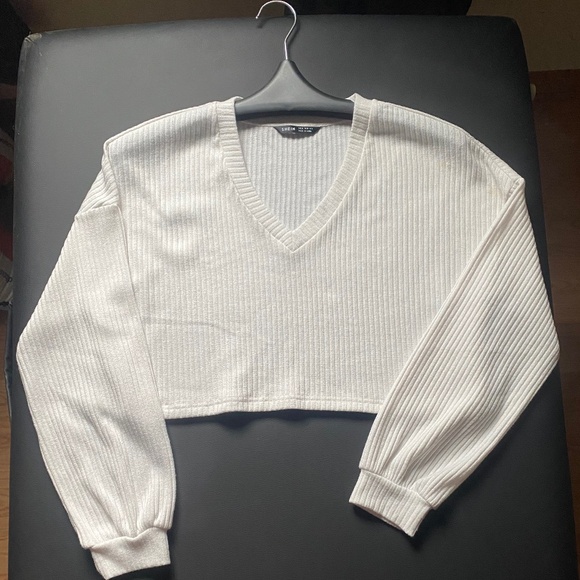 SHEIN Crop Top - Picture 1 of 2